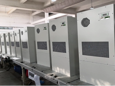 Βιομηχανικό κλιματιστικό μηχάνημα 400W IP55 220/230 VAC 48VDC για την ψύξη γραφείου τηλεπικοινωνιών